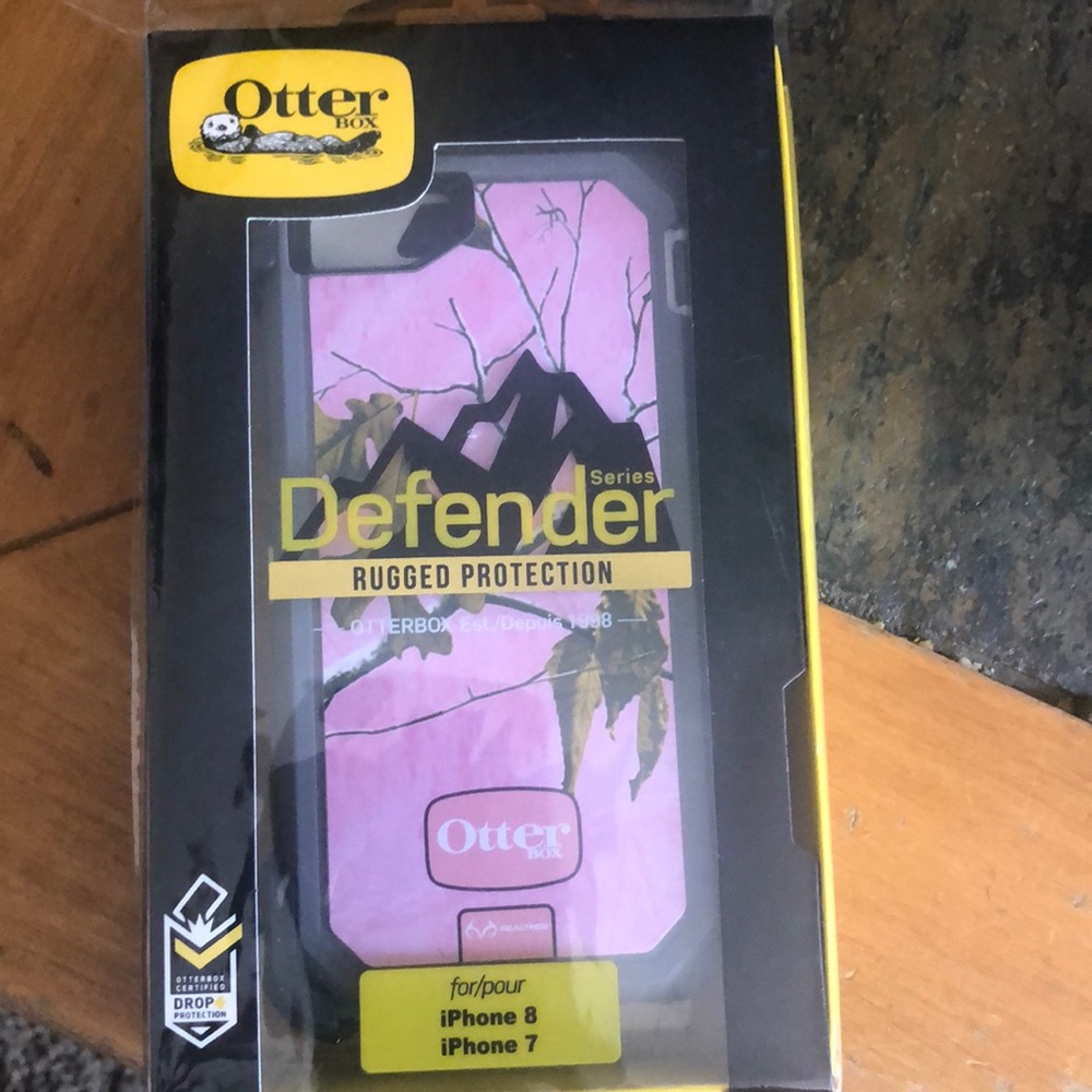 IPhone 8 Pink Camo Defender Case